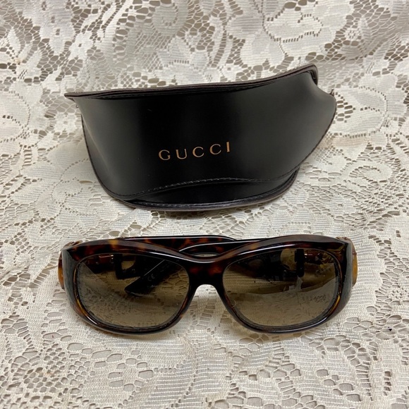 Gucci, Italy, GG29701S BrownTortoise Sunglasses with Original Case - Picture 13 of 16